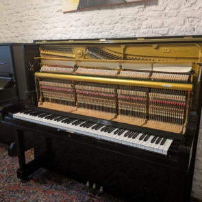 Yamaha U3 (2)