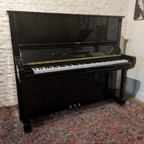 Yamaha U3